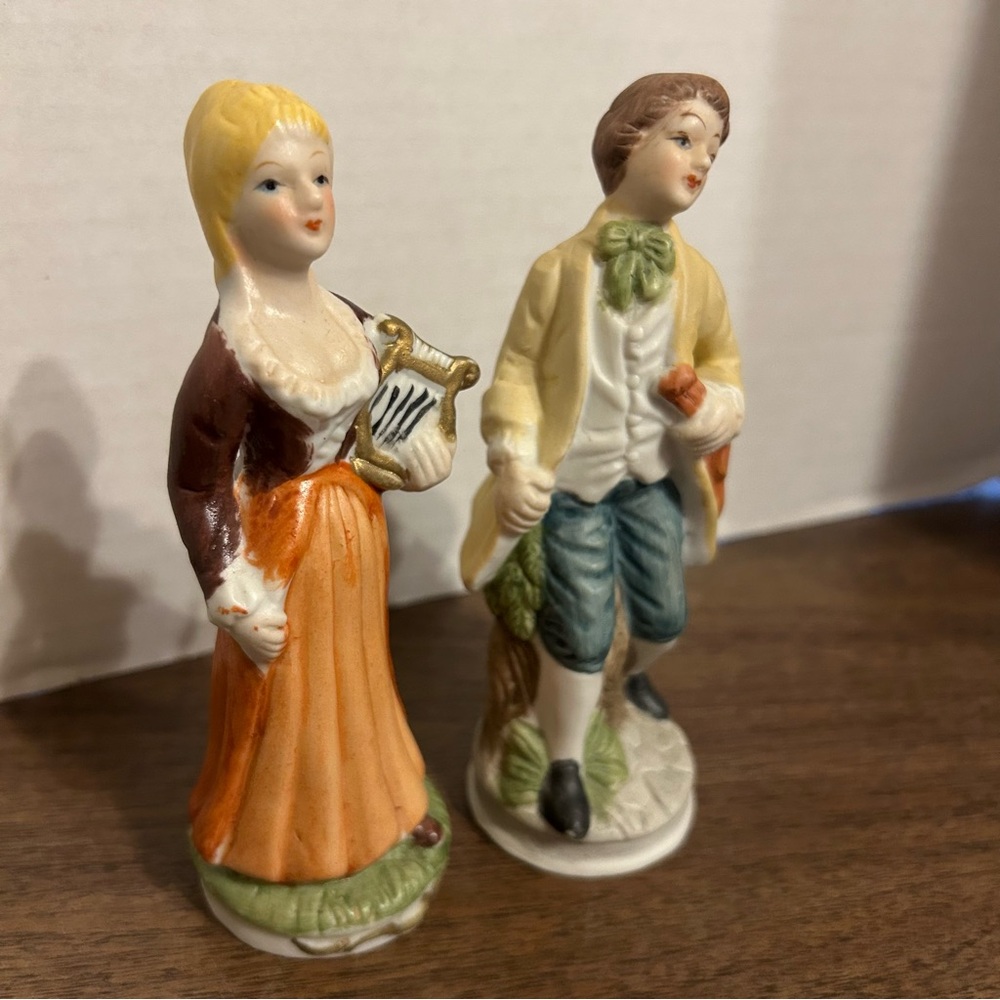 Vintage Lot Of 2 Porcelain Figurines Pair Victorian Colonial Couple Man & Woman - Picture 2 of 7